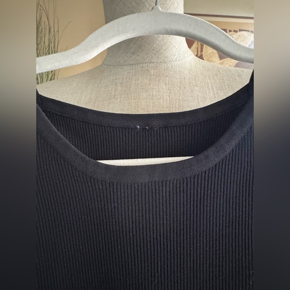 Lululemon Lightweight Ribbed Knit Tank Top Black in M - Picture 8 of 15